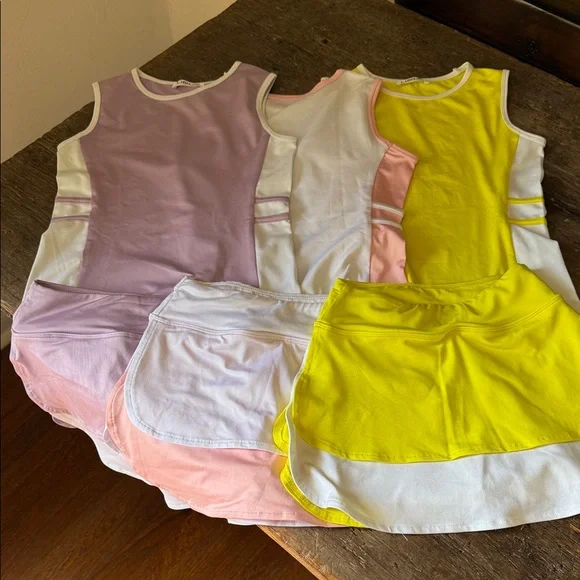 3 tennis outfits 5-6y skirts have shirts will ball pockets zipper in back πΎπ©·ππ - Picture 1 of 4